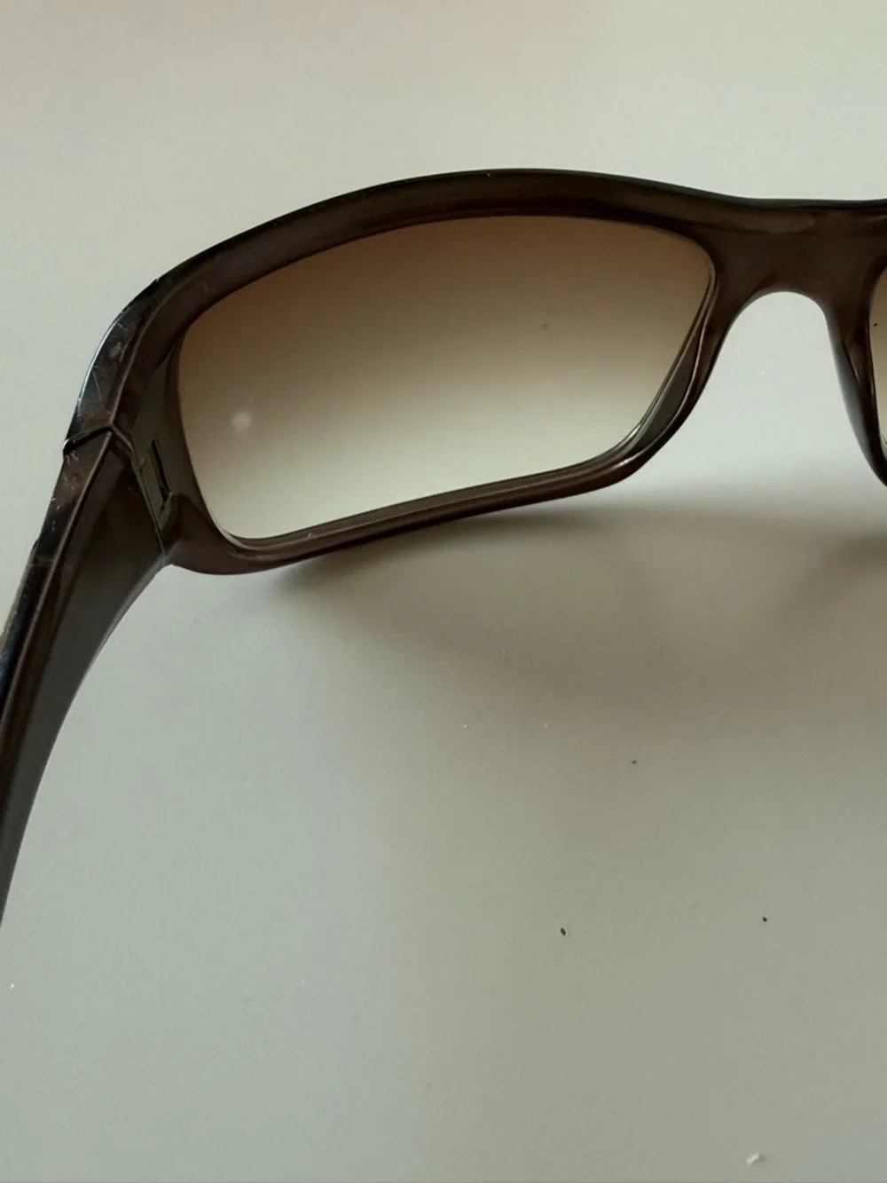 Gucci Sunglasses - Picture 5 of 17